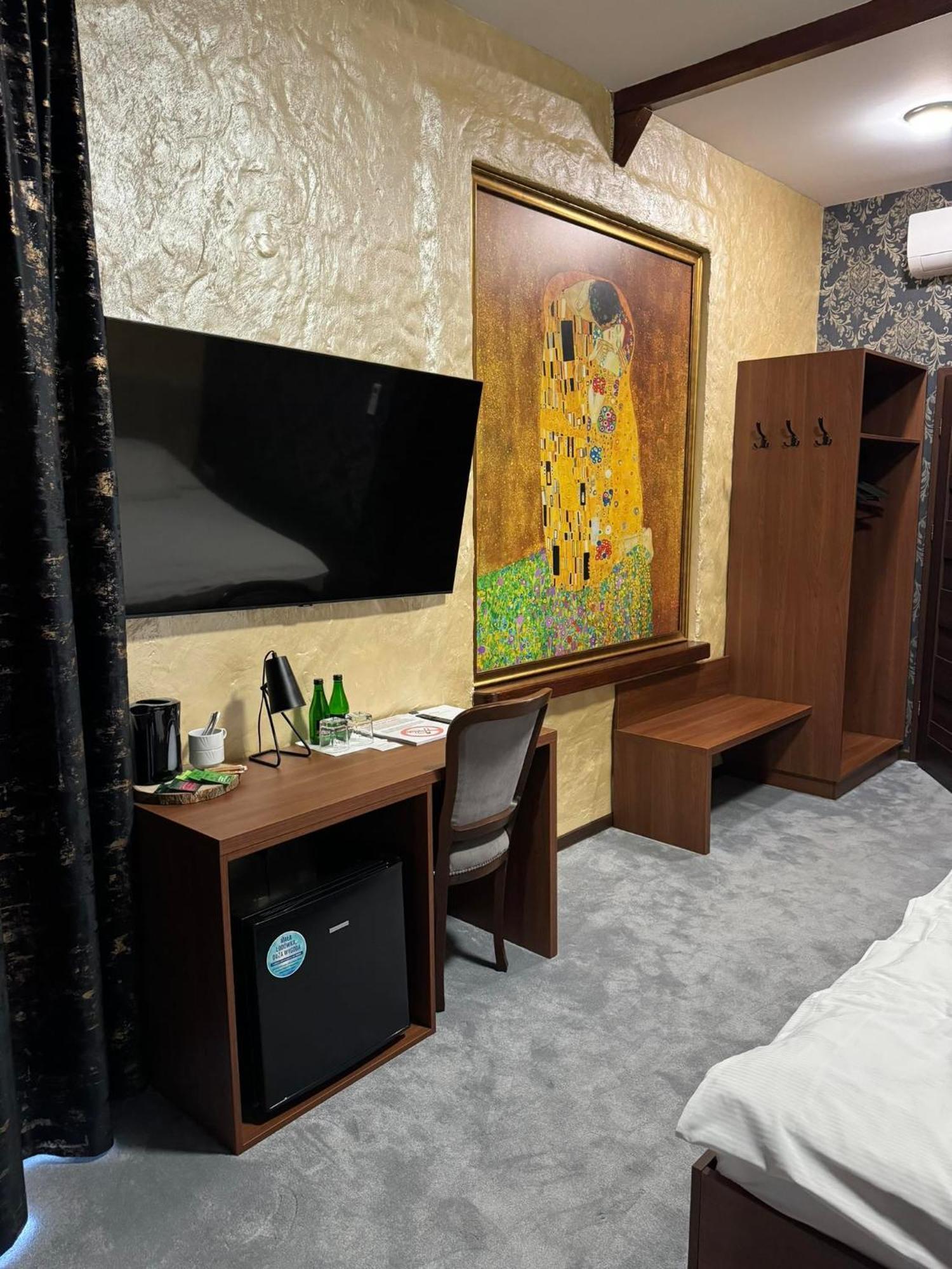 Hotel Palacyk Konin Екстер'єр фото